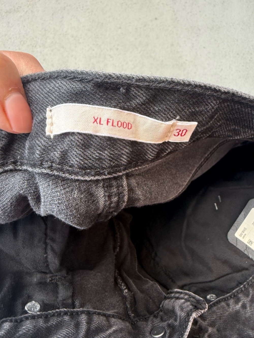 NWT Levi's Black Washed XL Flood Denim Jeans Size 30 x 32 - Picture 2 of 9